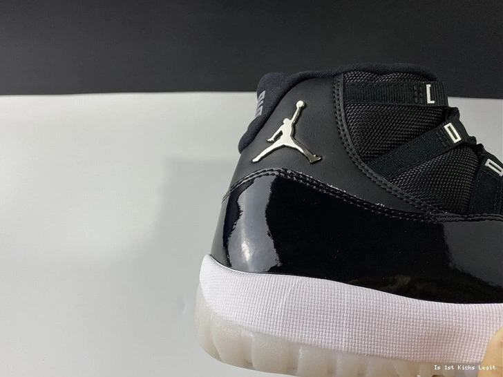 11  “25th  Jordan CT8012-011 Anniversary” Air 0420